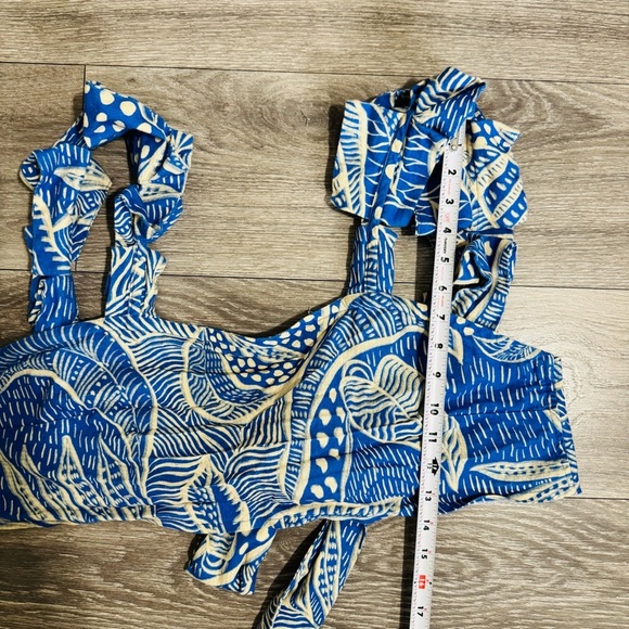 Ybara Women Blue and White Patterned Hawaiian Adjustable Back Bow Top Fits M-XL - Picture 11 of 11